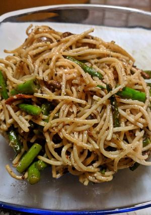 A picture of Left Over Noodles.