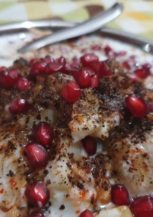 A picture of Dahi bhalle.