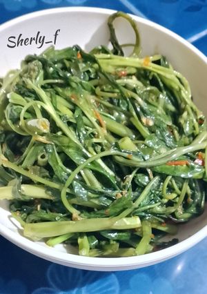 Foto resep Tumis kangkung sambel terasi ala Sherly_f
