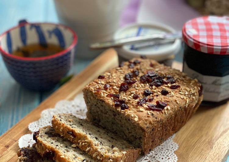 healthy oat and seeds loaf recipe main photo