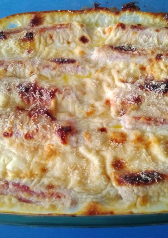 Una foto de Espárragos blancos gratinados con bechamel al horno