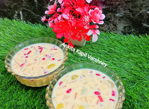 A picture of Fruit Custard.