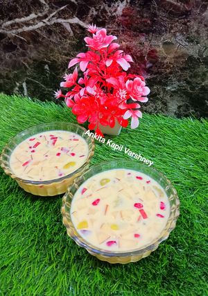 A picture of Fruit Custard.