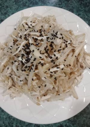 涼拌銀芽雞絲 的食譜成品照片