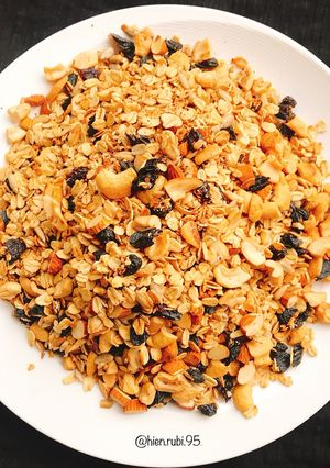 Hình của món Granola (ngũ cốc yến mạch).