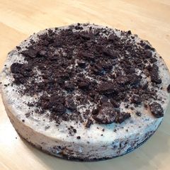 A picture of Cookies-n-Cream Cheesecake.