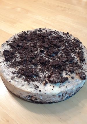 A picture of Cookies-n-Cream Cheesecake.
