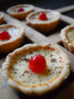 A picture of Vanilla Custard Tarts.