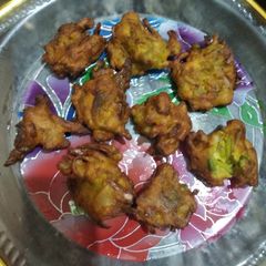 A picture of Pumpkin flowers pakora.