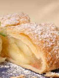 Una foto de Strudel de manzana con masa de hojaldre