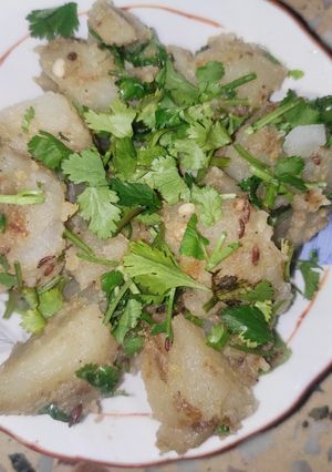 व्रत के फलाहारी आलू (vrat ke falahari aloo recipe in Hindi) रेसिपी मुख्य फोटो