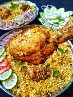 হায়দ্রাবাদি চিকেন দম বিরিয়ানি (Hyderabadi chicken dum biryani recipe in Bengali) রেসিপির প্রধান ছবি