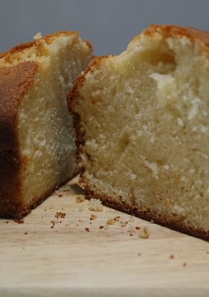 Une photo de Gâteau nature parfumé à la fleur d’oranger