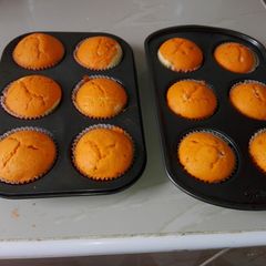 A picture of Cupcake recipe yields 12.