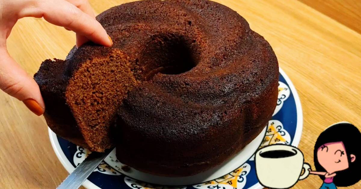 Bolo de chocolate simples, só que sem trigo, macio e fofinho