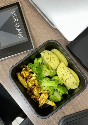 Foto resep Steamed Broccoli and Potato with Chili Chicken - Brokoli Kentang dengan Ayam Cabai