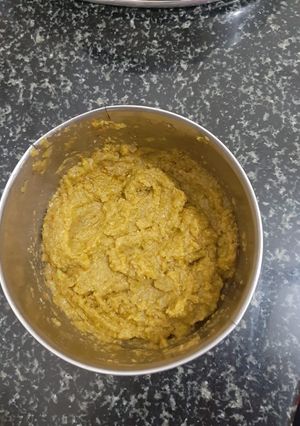 A picture of Hare chane ki chutney.