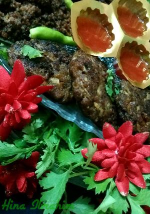 A picture of Chapli kabab by Amna's Kitchen.
