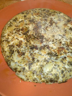 Una foto de Tortilla de berza con bacalao
