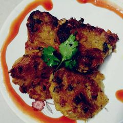 A picture of Sindhi kamalkakdi patties.
