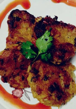 A picture of Sindhi kamalkakdi patties.