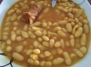 Una foto de Potaje de chícharos con chorizo