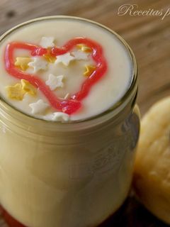 Foto de Creme de Natas e Queijo Curado com Compota de Morango