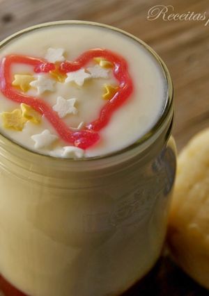 Foto de Creme de Natas e Queijo Curado com Compota de Morango