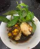 Hột Vịt lộn xào me