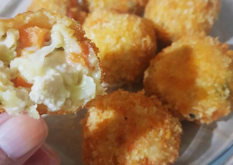 32. Bola Bola Ayam Keju