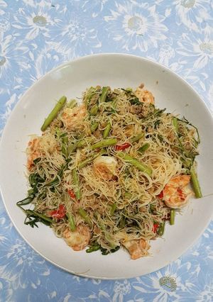 รูปของ ผัดหมี่กระเฉดกุ้ง