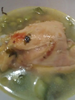 Una foto de Caldo de pollo verde