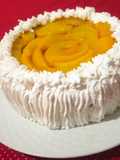 Tarta de melocotón con nata