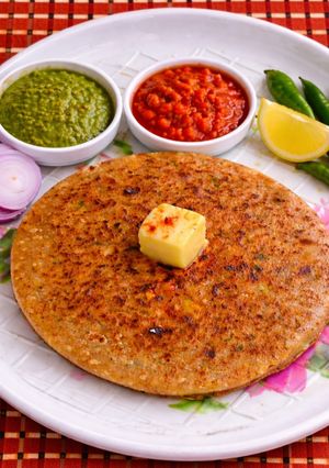 A picture of Aloo Paratha.