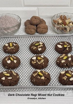 A picture of 🍪 Healthy Dark Chocolate Ragi Mixed Nut Cookies 🍪.