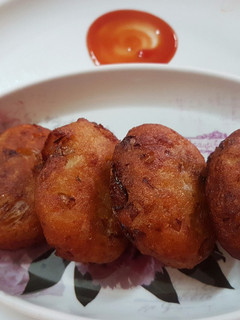 பிரட்உருளைக்கிழங்கு கட்லெட் (Bread urulaikilanku cutlet recipe in tamil) செய்முறை முக்கிய புகைப்படம்