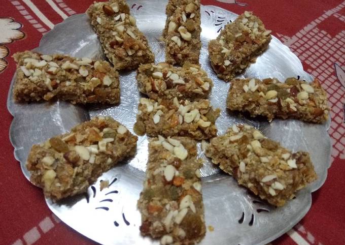 Recipe of Super Quick Dry fruits & oats Energy Bars