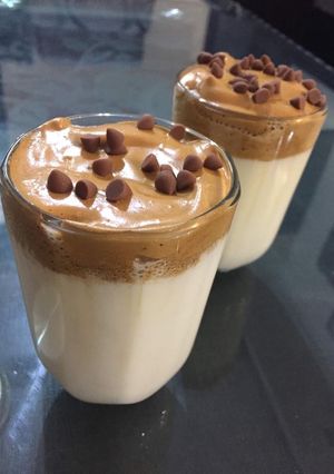 દાલગોનાં કૉફી (Dalgona Coffee Recipe In Gujarati) રેસીપી મુખ્ય ફોટો