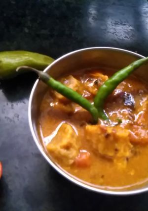 राजस्थानी बेसन गट्टे की सब्ज़ी(rajasthani besan gatte ki sabji recipe in hindi) रेसिपी मुख्य फोटो