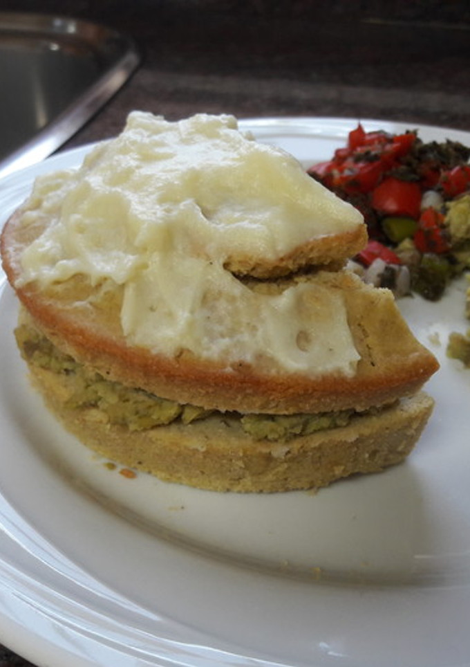 Una foto de Pastel de bizcocho sin gluten vegano