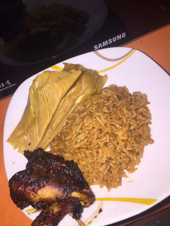 A picture of Jollof rice.