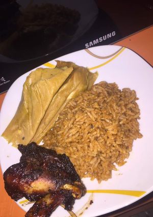 A picture of Jollof rice.