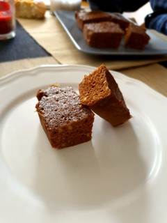 Una foto de Brownie en microondas