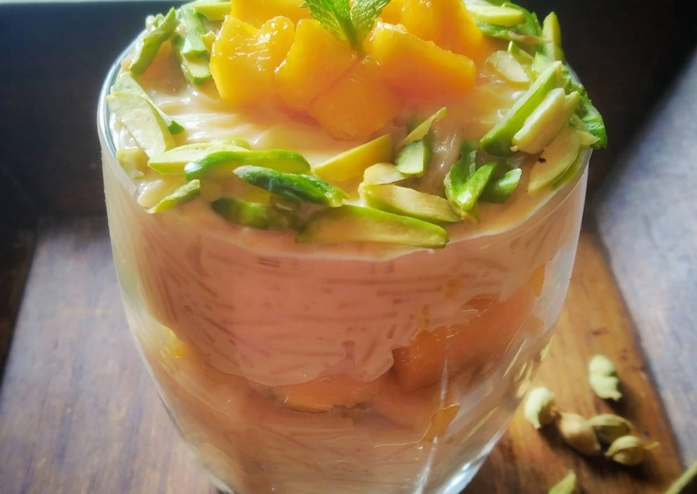 Mango seviyan pudding