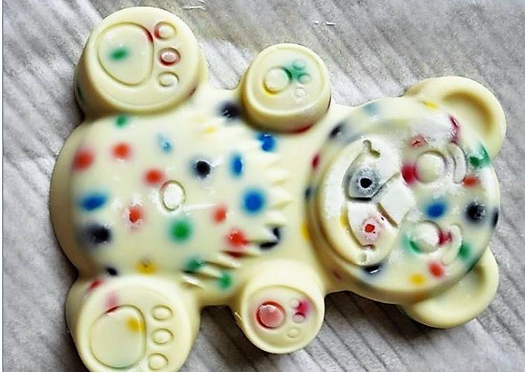 Turron de chocolate blanco con M&M