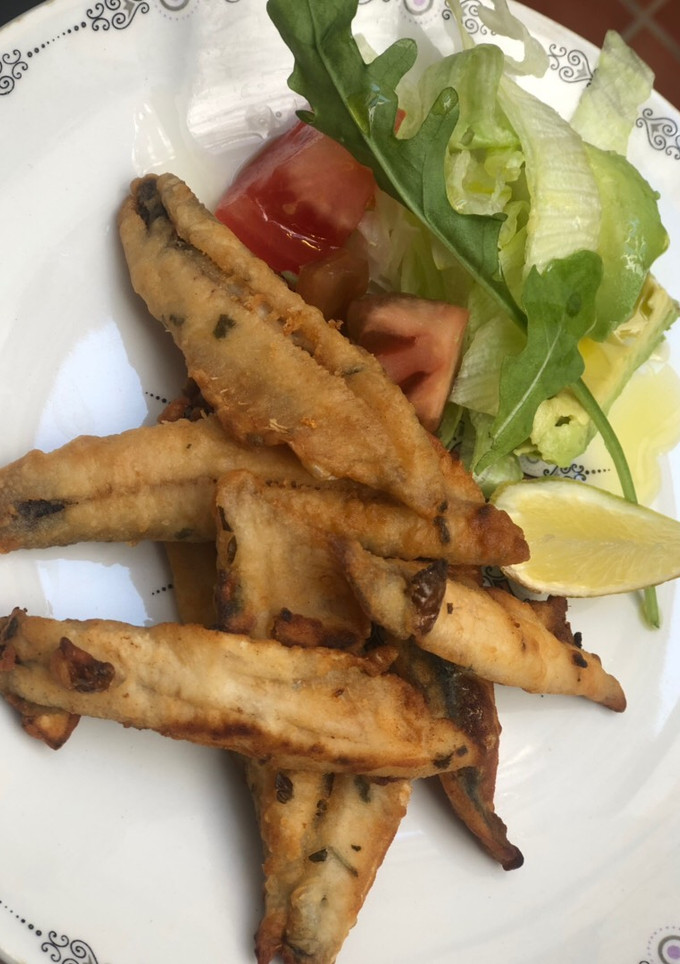 Una foto de Boquerones fritos aliñados 🐟🥗