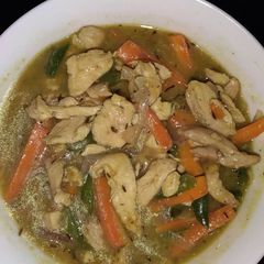 A picture of Tikka chicken masala soup.