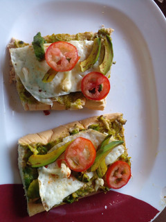 A picture of Avocado toast🥑.