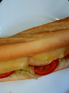 Una foto de Bocadillo de pechuga de pollo con vegetales