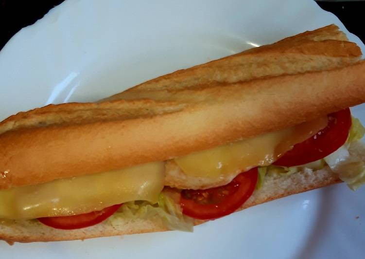 Bocadillo de pechuga de pollo con vegetales